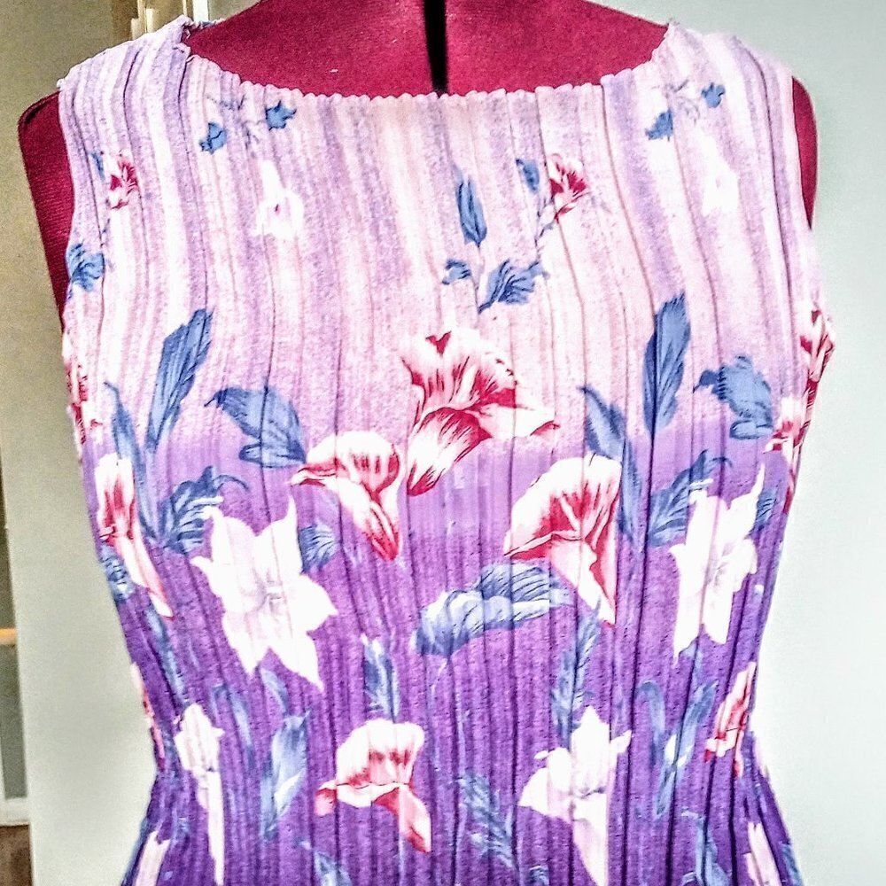 Impressions Floral Print Sleeveless Crinkle Top